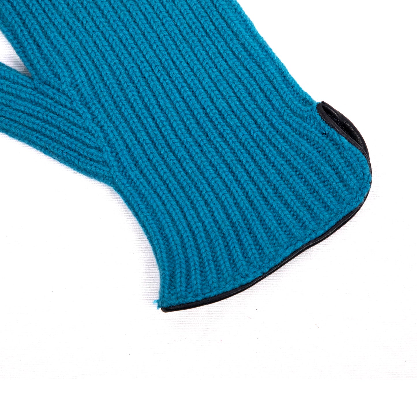 Men's natural cashmere gloves with side opening and chrome-free leather piping
