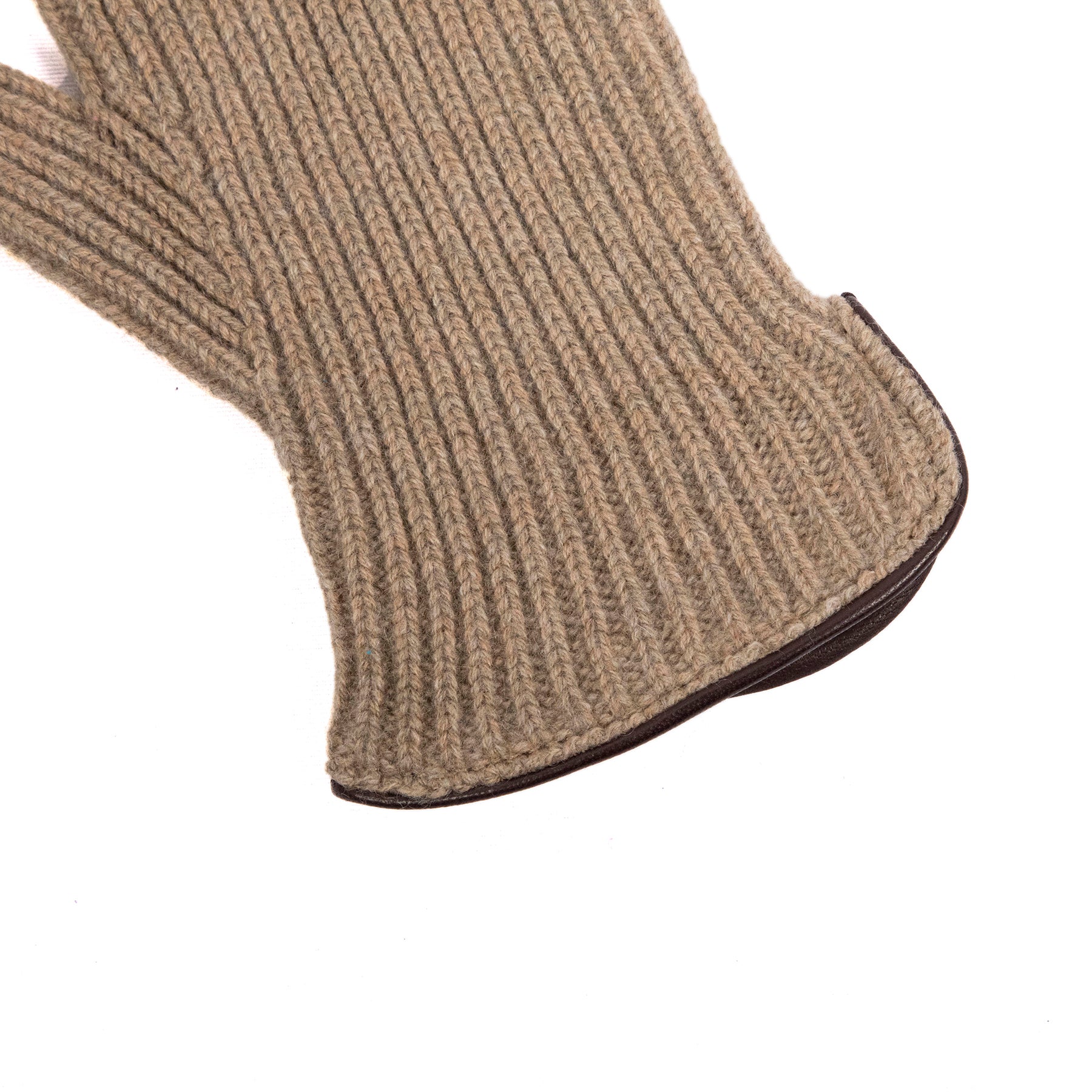 Men's natural cashmere gloves with side opening and chrome-free leather piping