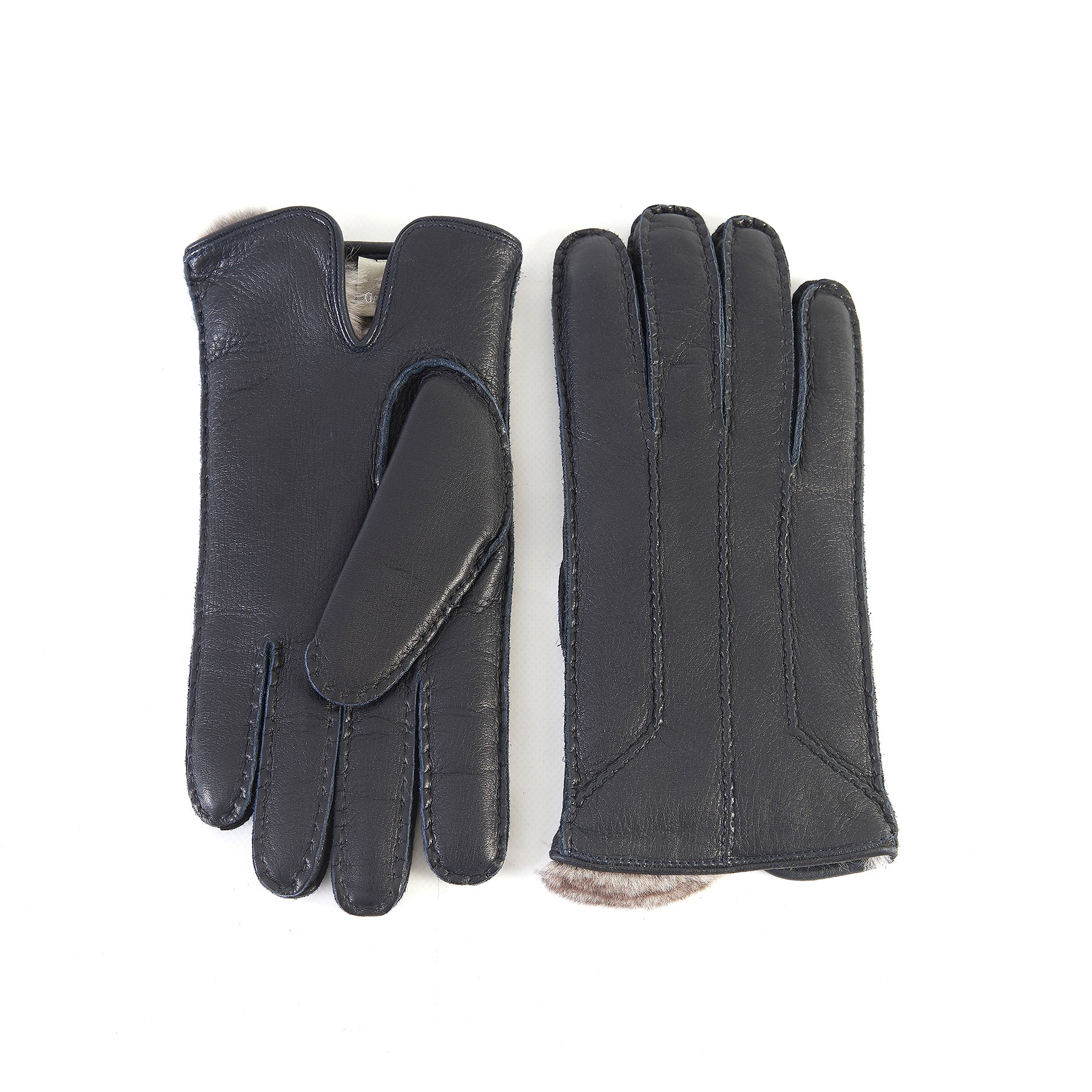 Finestrella: handcrafted deerskin gloves