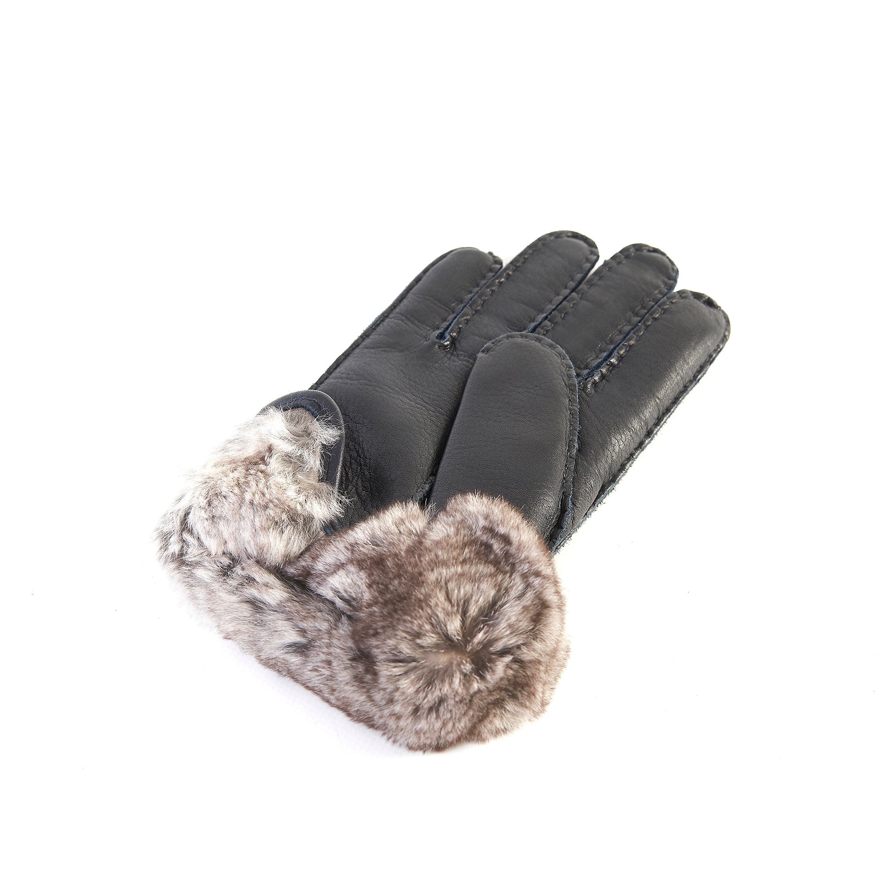 Finestrella: handcrafted deerskin gloves