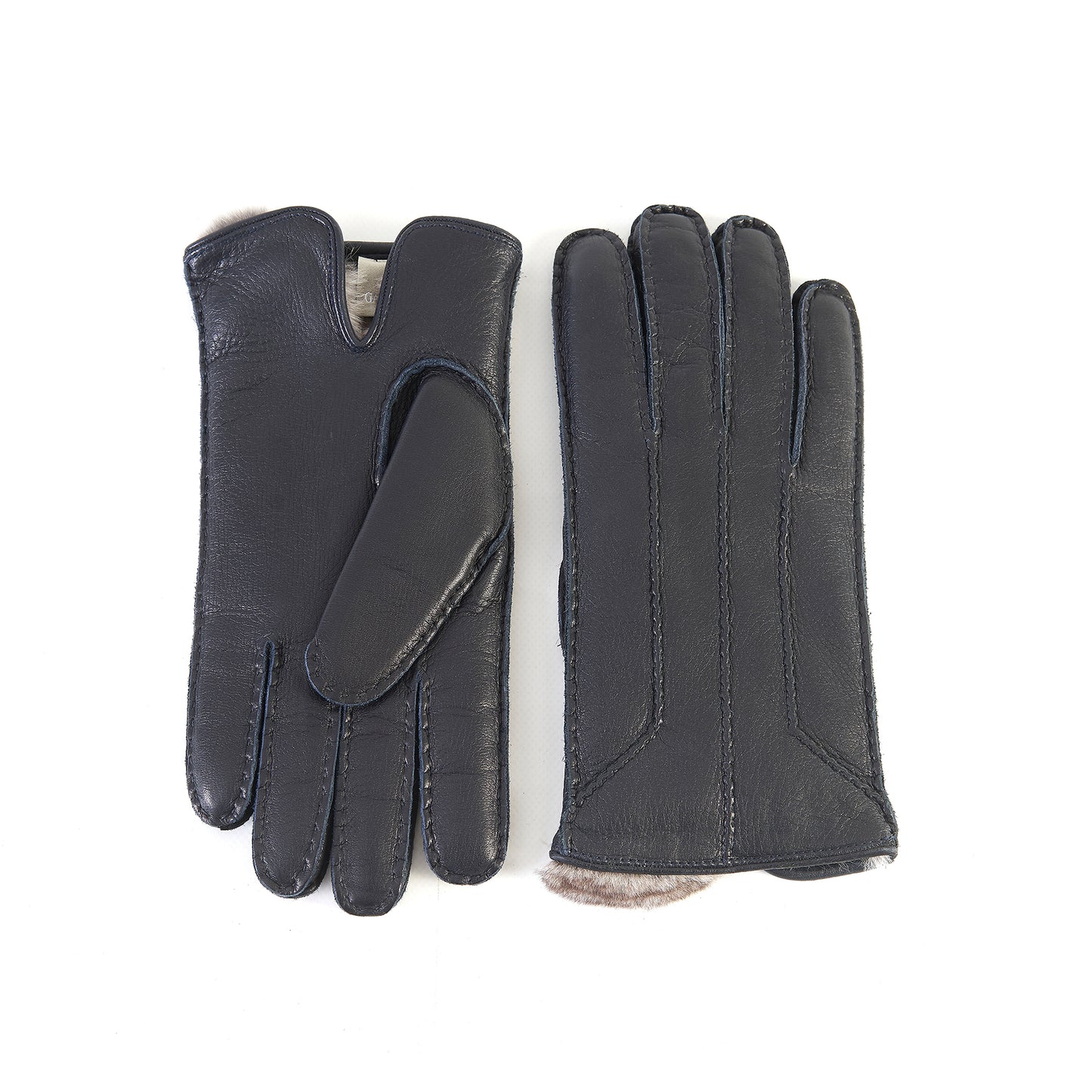 Finestrella: handcrafted deerskin gloves