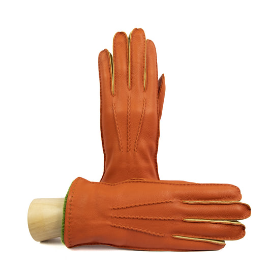 O Pazzariello: handcrafted deerskin gloves