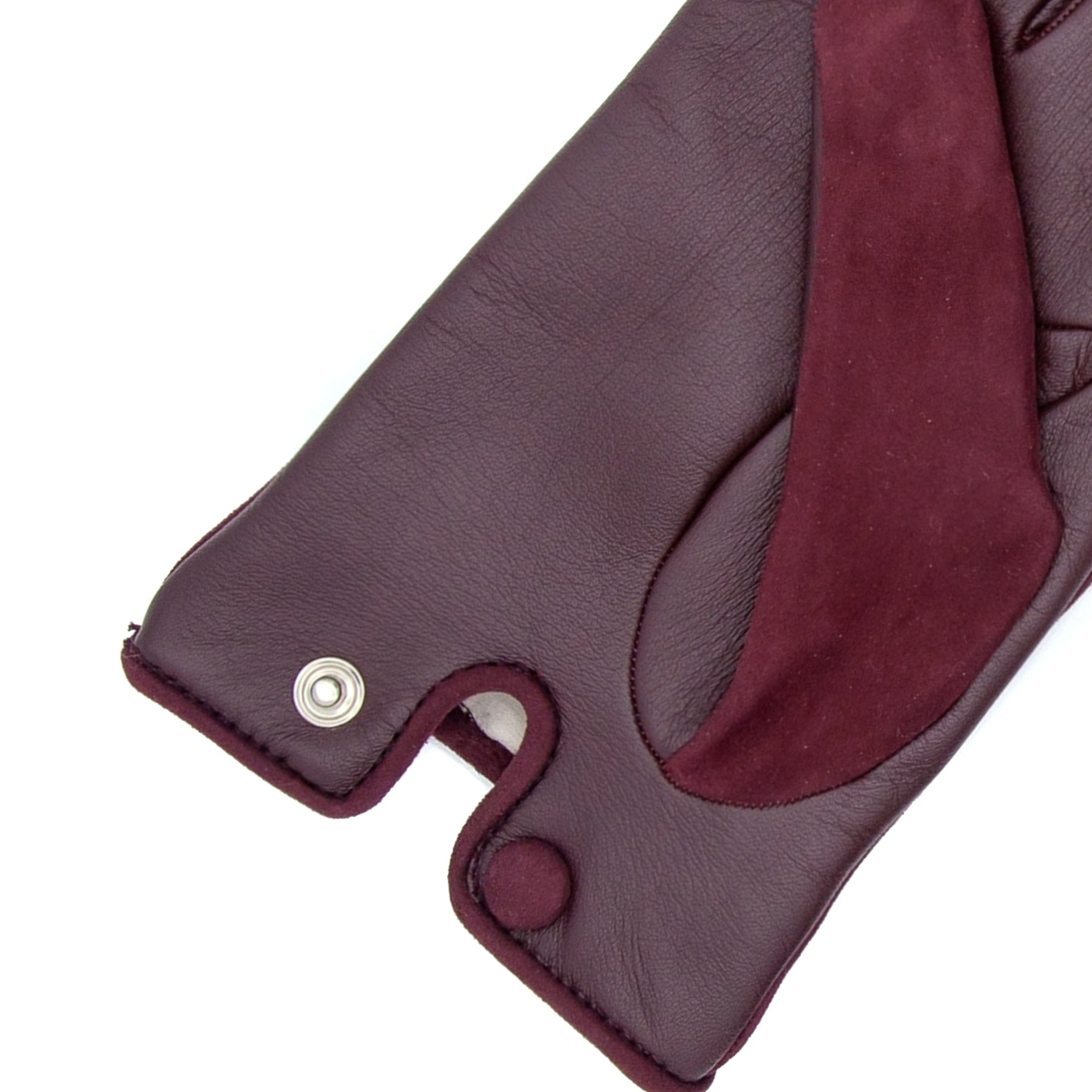 Nettuno: touchscreen leather gloves with a shower-proof suede top