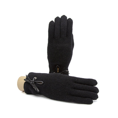 Black cashmere gloves featuring elegant detailing and a refined design, showcasing Italian craftsmanship.