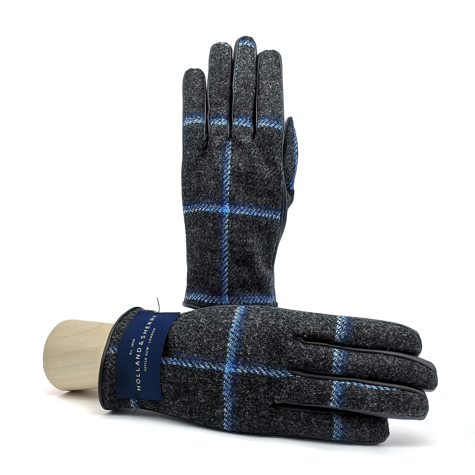 Bespoke Men's nappa touch leather gloves and Holland&Sherry wool top