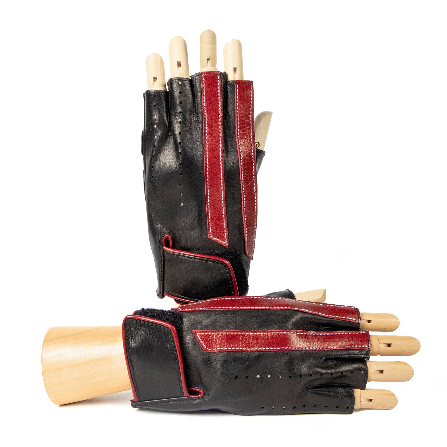 Men's unlined half fingers driving gloves in black nappa leather with red leather strips