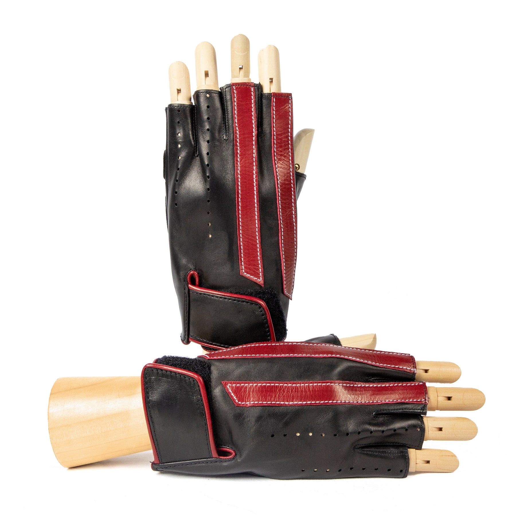 Men's unlined half fingers driving gloves in black nappa leather with red leather strips