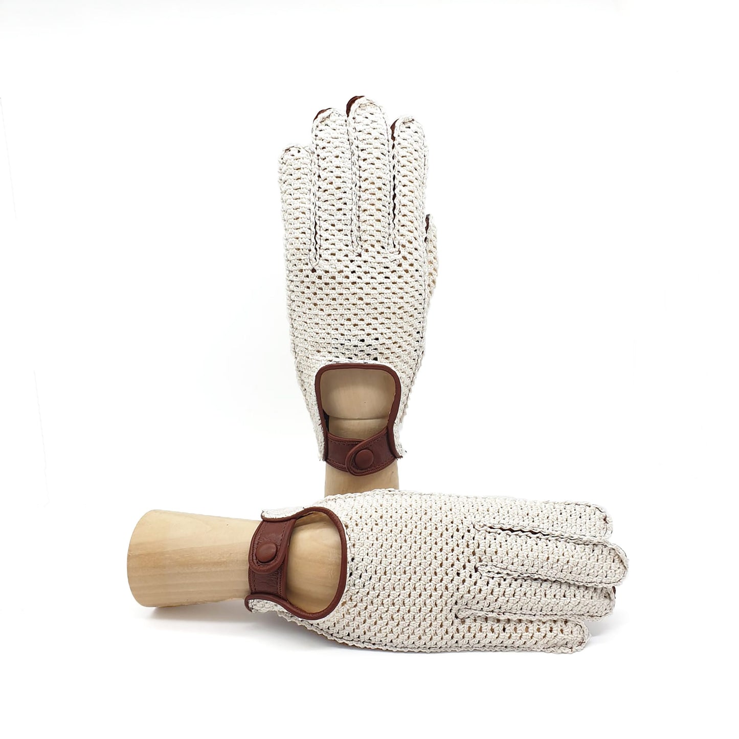 Men's cognac leather driving gloves with crochet top